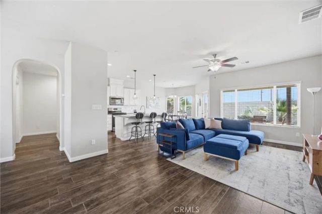1906 McIntosh Way, Bakersfield, CA 93312