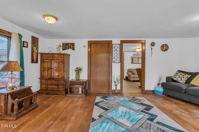 2821 Egan Road, Big Stone Gap, VA 24219