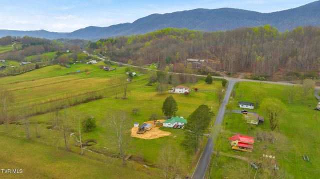 2821 Egan Road, Big Stone Gap, VA 24219