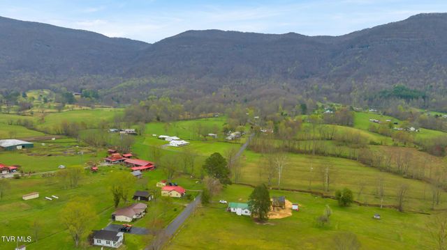 2821 Egan Road, Big Stone Gap, VA 24219