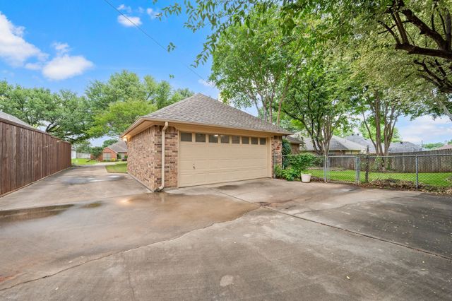 924 Hardie Street, Hurst, TX 76053
