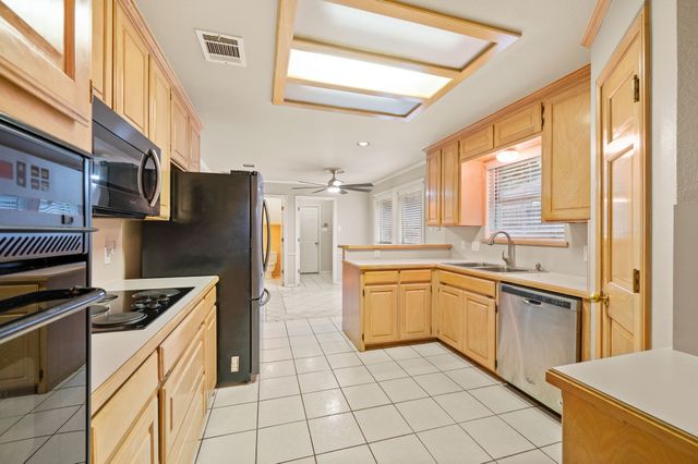 924 Hardie Street, Hurst, TX 76053