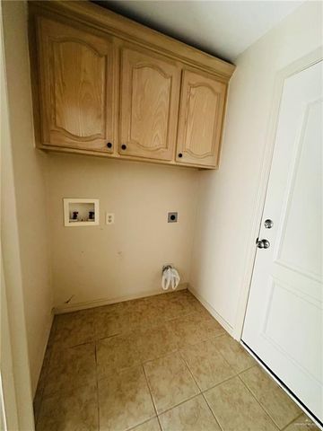 418 W Iroquois Avenue, Pharr, TX 78577