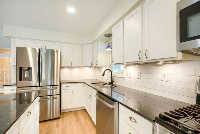 7100 Foxboro Lane, Woodbury, MN 55125