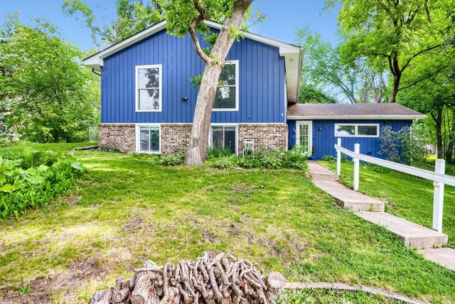 7100 Foxboro Lane, Woodbury, MN 55125