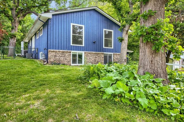 7100 Foxboro Lane, Woodbury, MN 55125
