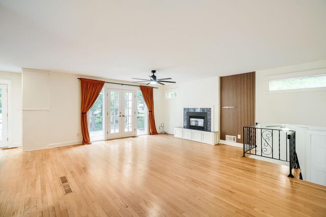 7100 Foxboro Lane, Woodbury, MN 55125