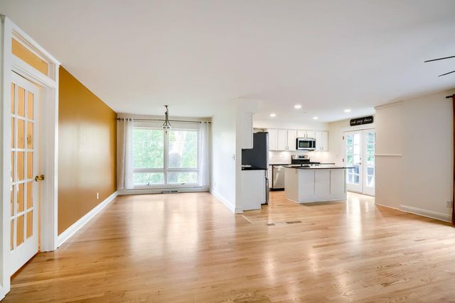 7100 Foxboro Lane, Woodbury, MN 55125