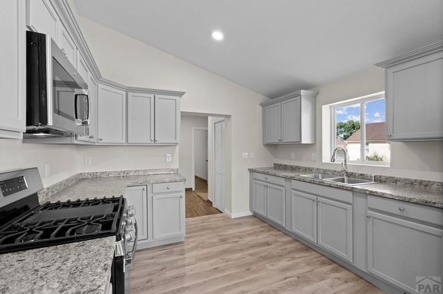 2027 E 14th St, Pueblo, CO 81001