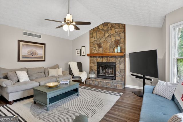 2562 Kennesaw Springs Court, Kennesaw, GA 30144