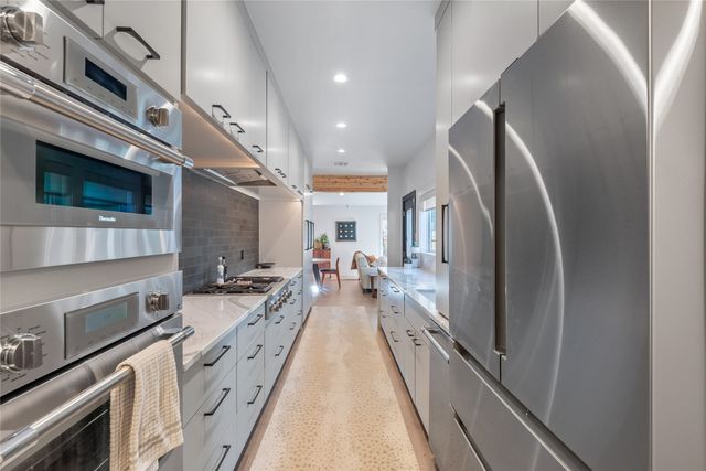 9233 Clearhurst Drive, Dallas, TX 75238