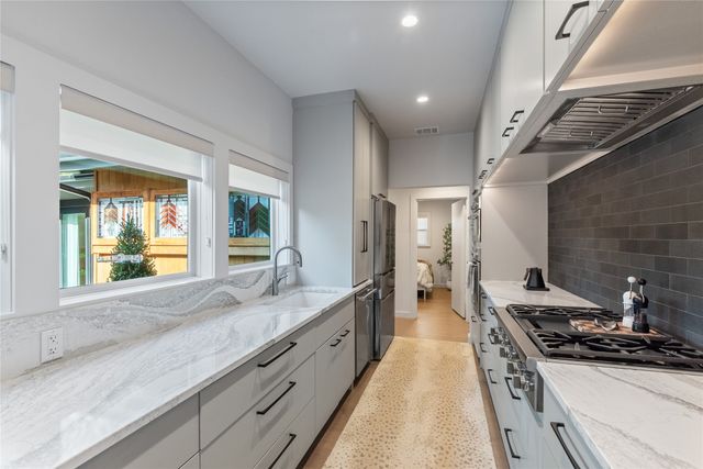 9233 Clearhurst Drive, Dallas, TX 75238