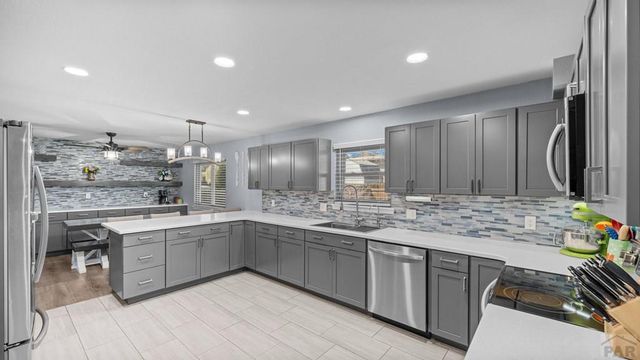 61 Posada Dr, Pueblo, CO 81005