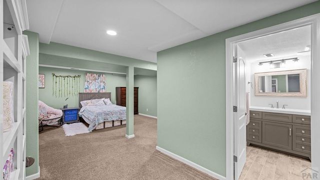 61 Posada Dr, Pueblo, CO 81005