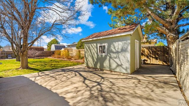 61 Posada Dr, Pueblo, CO 81005