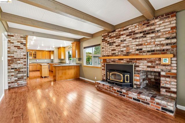 2636 Tamalpais Drive, Pinole, CA 94564