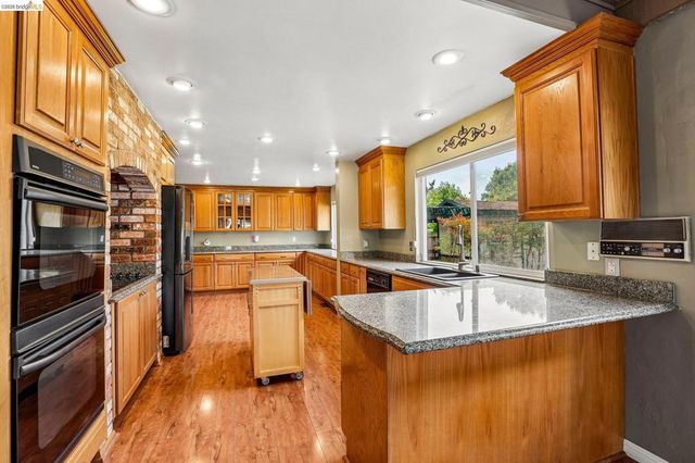 2636 Tamalpais Drive, Pinole, CA 94564