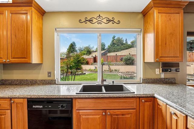 2636 Tamalpais Drive, Pinole, CA 94564