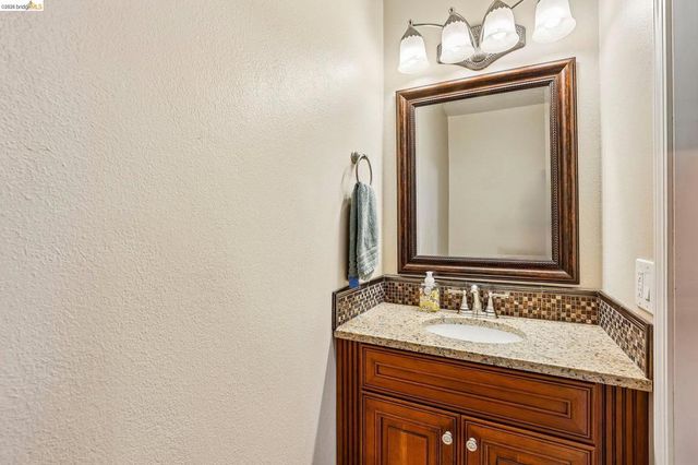 2636 Tamalpais Drive, Pinole, CA 94564