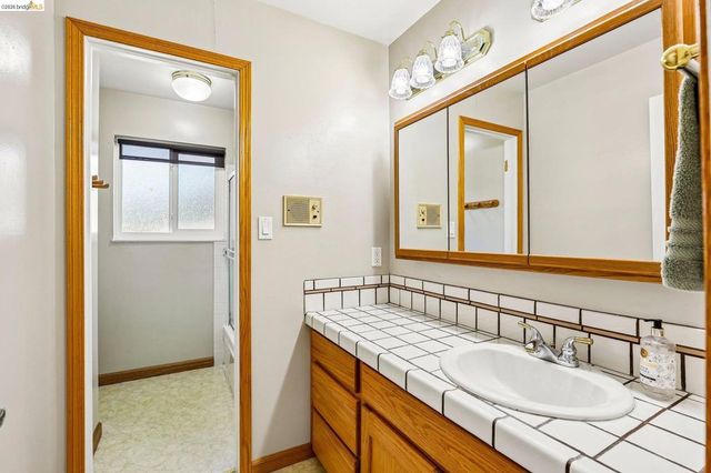 2636 Tamalpais Drive, Pinole, CA 94564