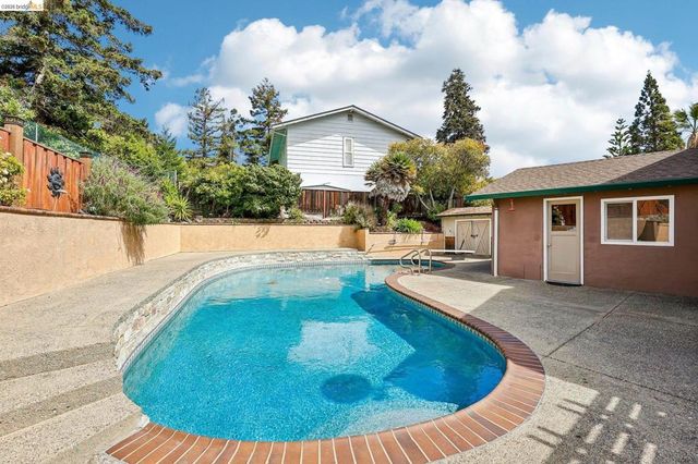 2636 Tamalpais Drive, Pinole, CA 94564