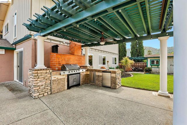 2636 Tamalpais Drive, Pinole, CA 94564