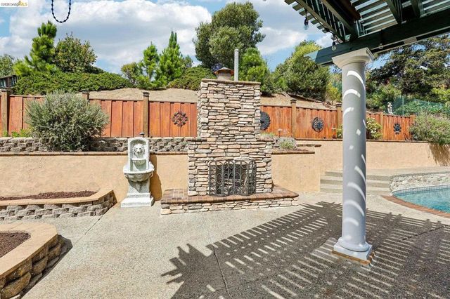 2636 Tamalpais Drive, Pinole, CA 94564