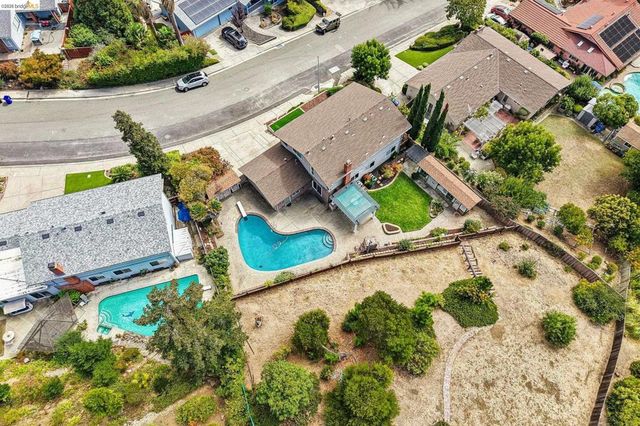 2636 Tamalpais Drive, Pinole, CA 94564