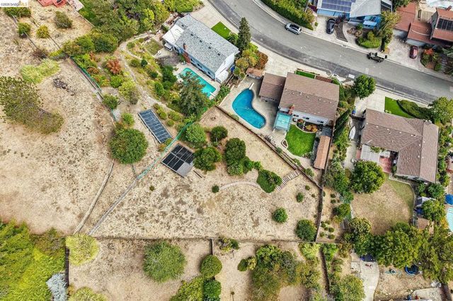 2636 Tamalpais Drive, Pinole, CA 94564