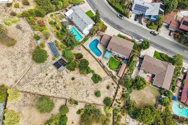 2636 Tamalpais Drive, Pinole, CA 94564