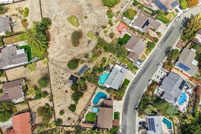 2636 Tamalpais Drive, Pinole, CA 94564