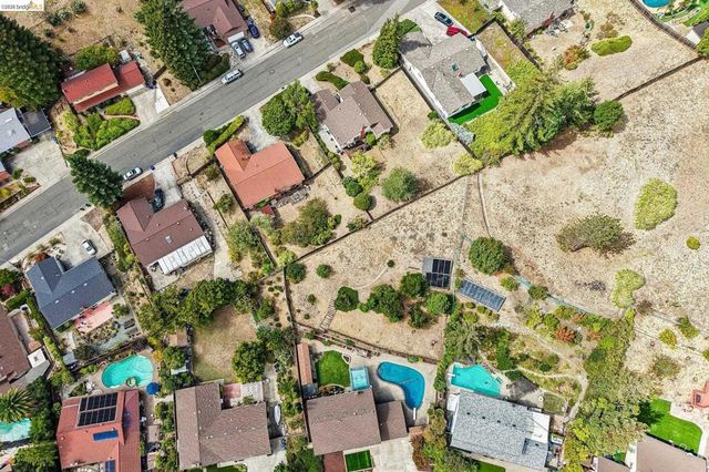 2636 Tamalpais Drive, Pinole, CA 94564