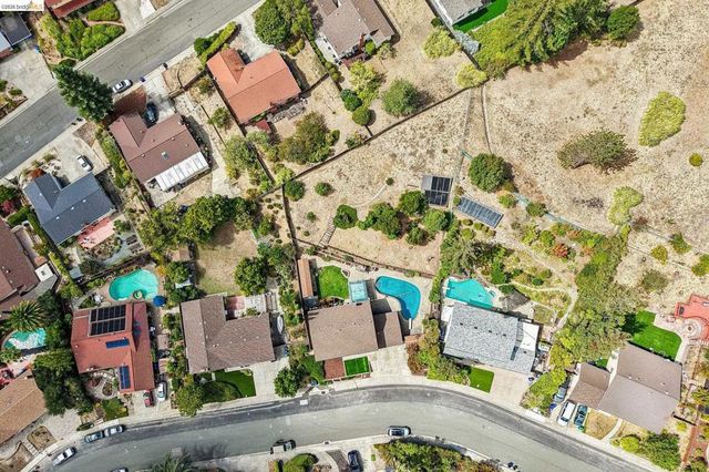 2636 Tamalpais Drive, Pinole, CA 94564