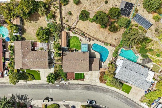 2636 Tamalpais Drive, Pinole, CA 94564