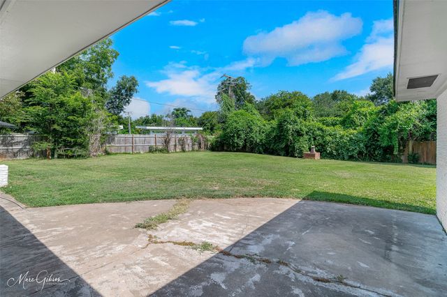 242 Dogwood Road, Shreveport, LA 71105
