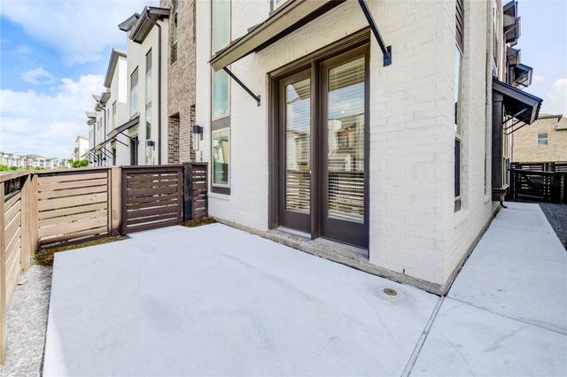 19718 Curved Steel Dr, Cypress, TX 77433