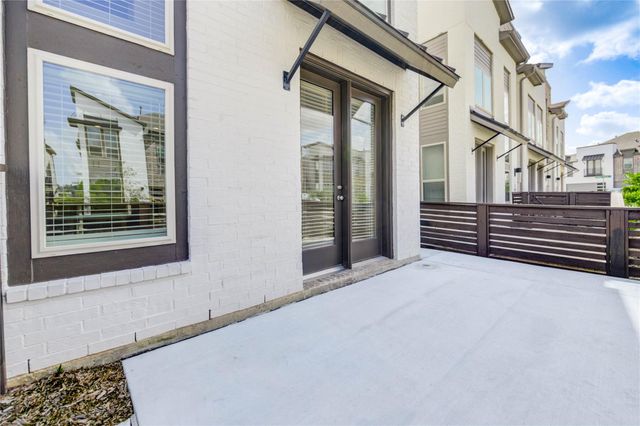 19718 Curved Steel Dr, Cypress, TX 77433