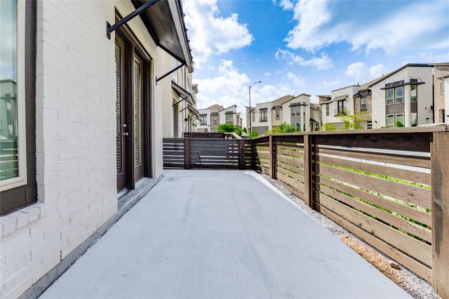 19718 Curved Steel Dr, Cypress, TX 77433