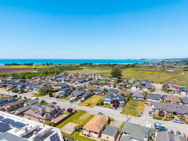 411 Belleville, Half Moon Bay, CA 94019
