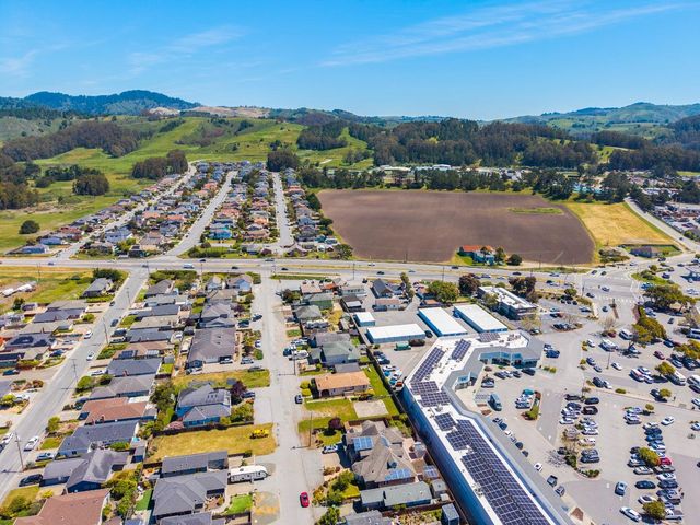 411 Belleville, Half Moon Bay, CA 94019