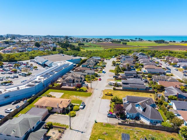 411 Belleville, Half Moon Bay, CA 94019
