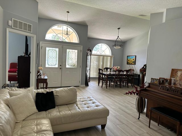 9 RANBER PLACE, Palm Coast, FL 32164