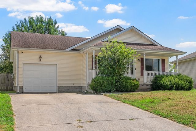 544 Oakmont Dr, Clarksville, TN 37042