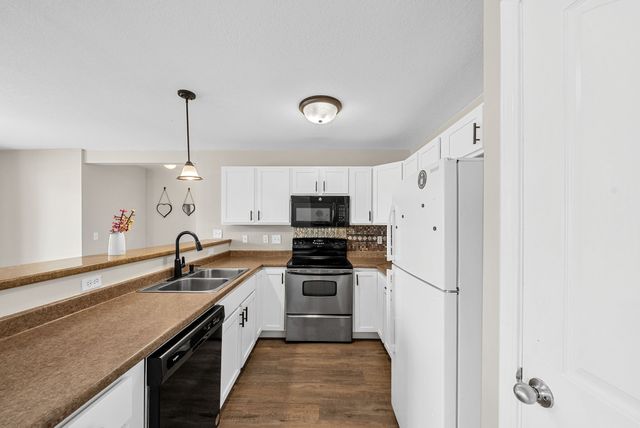 544 Oakmont Dr, Clarksville, TN 37042