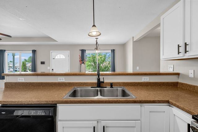 544 Oakmont Dr, Clarksville, TN 37042