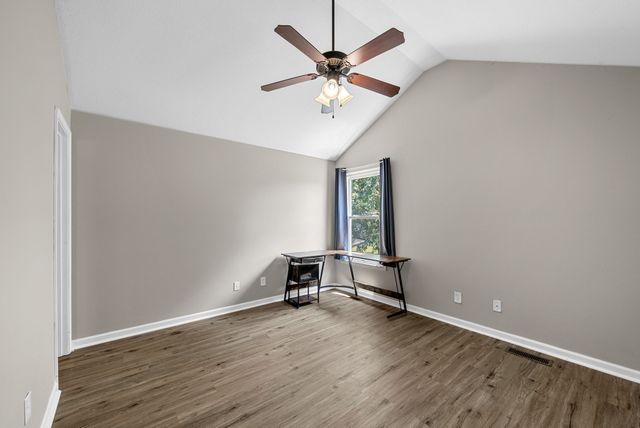 544 Oakmont Dr, Clarksville, TN 37042