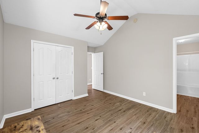 544 Oakmont Dr, Clarksville, TN 37042