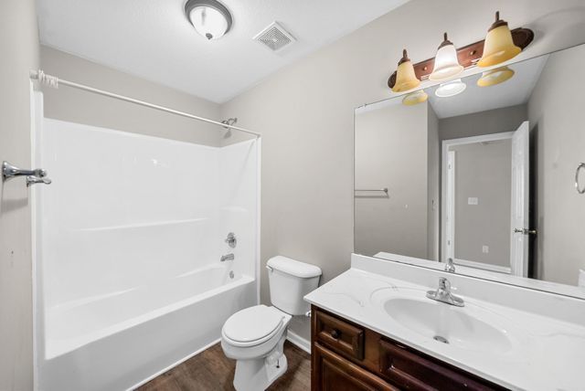 544 Oakmont Dr, Clarksville, TN 37042