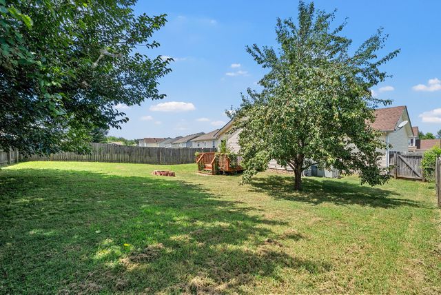 544 Oakmont Dr, Clarksville, TN 37042