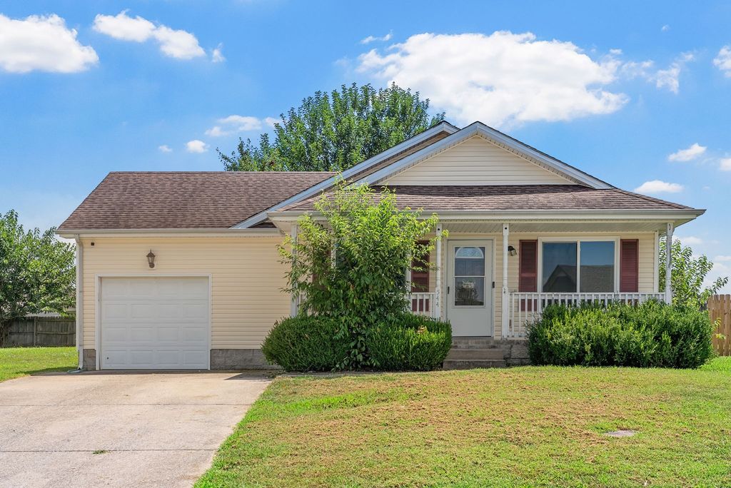 544 Oakmont Dr, Clarksville, TN 37042